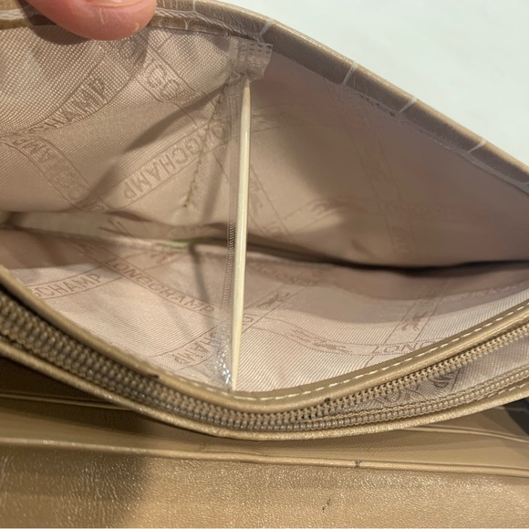 LONGCHAMP  Elegant Tan Crocodile-Embossed Women's wallet/clutch - Picture 4 of 8